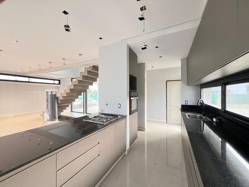 Venta Casa A Estrenar 3d -country Viento Sur
