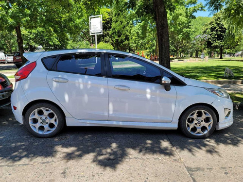 Ford Fiesta Kinet Titanium 2011