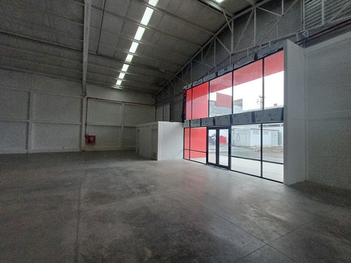 Bodega En Renta Naucalpan. 4,557 M2. Andenes, Parque Industrial.