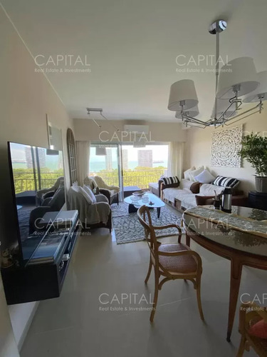 Apartamento De Un Dormitorio Con Vista Al Mar, Playa Mansa, Punta Del Este