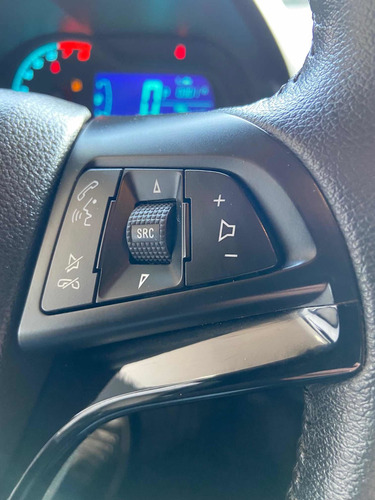 Imagen 23 de 24 de Chevrolet Onix 1.4 Ltz At 98cv 2016