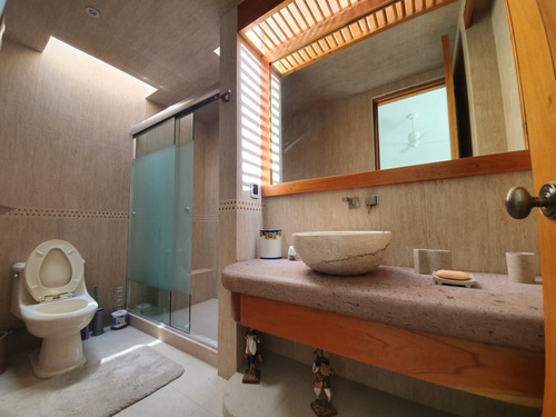 Venta Casa Lindavista Con Enorme Jardín, Alberca Climatizada, Jacuzzi, Palapa Y Totalmente Amueblada Y Equipada En Fracc Rancho San Diego Ixtapan De La Sal Edomex