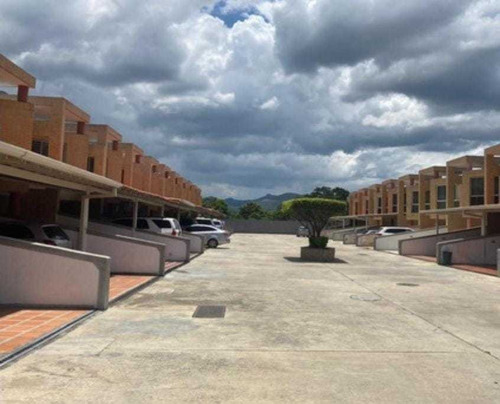 Imagen 18 de 18 de Mercedes Ochoa Vende Hermoso Townhouse En El Rincón Tierra De Gracia, Pozo De Agua Y Planta 0412 4922225