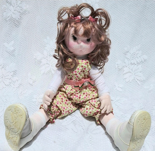 Boneca Artesanal Modelo Helena