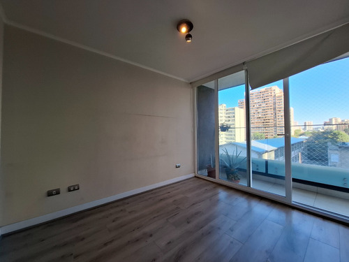 Mp- Argomedo/lira, 2 Dorm 2 Baños Estac Y Bodega