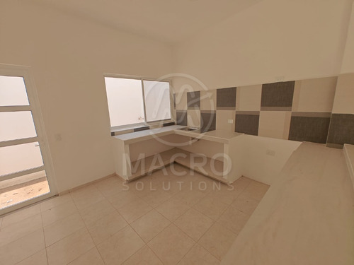 Casa En Venta En Col. Hermenegildo Galeana Con 4 Recamaras