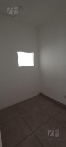 75m2 Con Dos Baños Y Patio.-