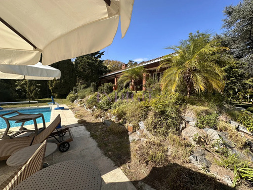Solanas, Casa En Venta, A 100 Mts Del Mar.