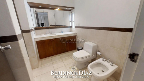Exclusiva Y Hermosa Casa Ideal Para Vivir Todo El Año En Punta Del Este- Ref: 364