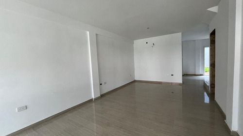 Town House San Diego Valencia Con Financiamiento De 6 Meses La Esmeralda Conjunto Residencial Cumbres La Esmeralda
