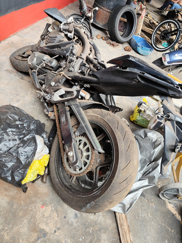 Moto Kawasaki Z800 Ano 2015/16. Baixada. Retirar Peças.
