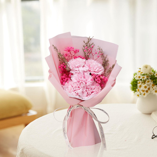 Ramo De Flores Fragantes Del Día De Valentín Clavel Rosa