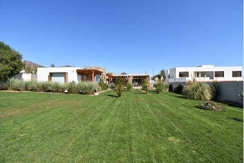 Casa En Venta En Chicureo Piedra Roja