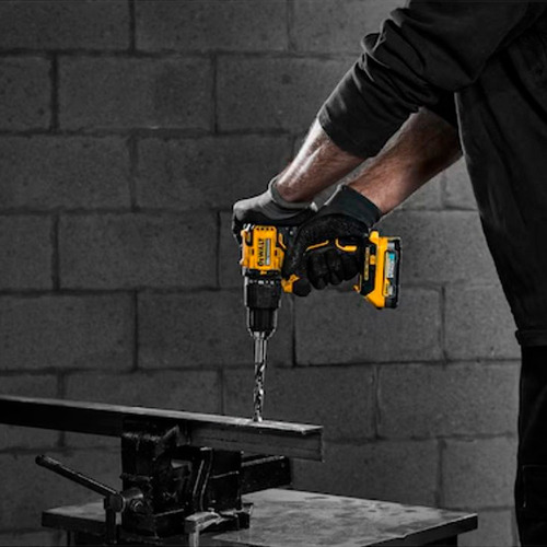 Taladro 1/2 + Atornillador Impacto 1/4 20v + Set 18 Dewalt Color Amarillo