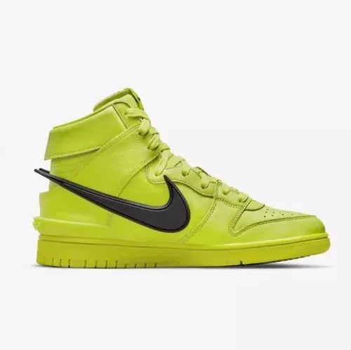 Lime nikes cheap