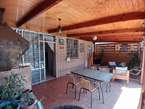 San Carlos - Av. Camilo Enríquez, Preciosa Casa