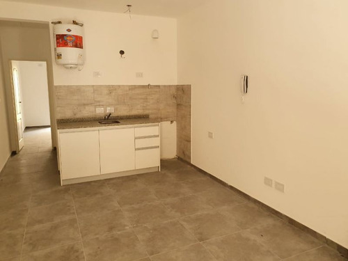 Imagen 5 de 11 de Departamento En Venta En José C Paz