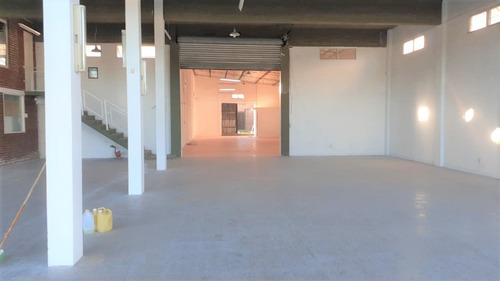 Imagen 6 de 13 de Local Comercial Sobre Importante Avenida De Mar De Ajó.
