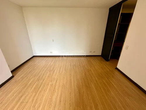 Apartamento En Arriendo En El Esmeraldal. Cod A776066