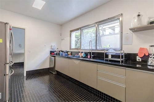 Casa Moderna, Reformada,4 Suítes, Ambientes Amplos E Integrados, Acabamento De Primeiríssima,5 Vagas - 353-im10077