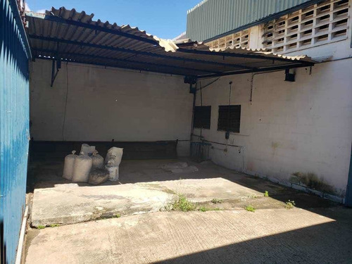 Imagen 2 de 9 de Galpón En Alquiler En La Victoria
