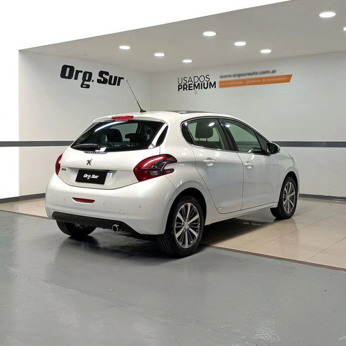Peugeot 208 1.6 Feline