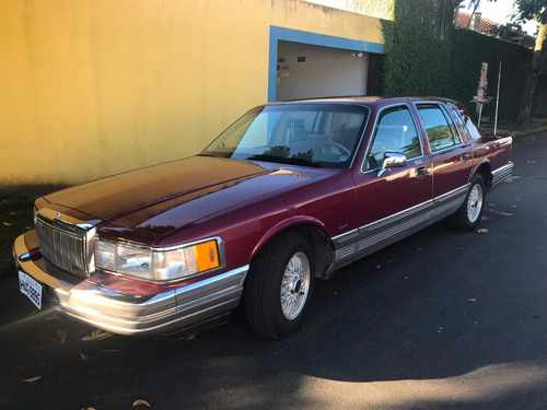 Lincoln Town Car Signature