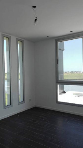 Casa Al Lago En Ventas En Puertos - Muelles