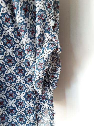 Imagen 10 de 10 de Blusa Estampada Modelo Cerrada, Manga Ajustable 3/4, Talla M