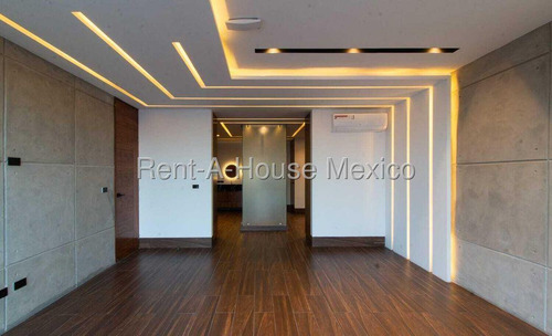 Casa En Venta En Calle Fresno, Bosque Esmeralda Ru 25-2424.