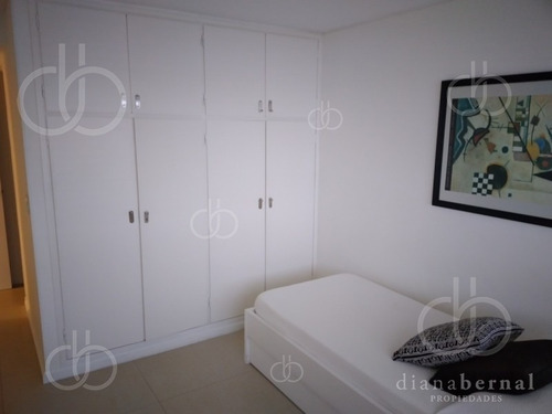 Apartamento En Primera Linea De Playa Brava Totalmente Reciclado - Ref: 54415