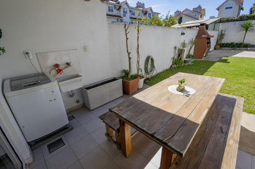 Dúplex De 4 Ambientes Playroom En Venta, En Olivos.
