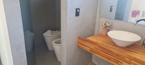 Casa En Venta - 3 Dormitorios 4 Baños - Cochera - 900mts2 - Ituzaingó