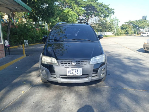 Imagen 3 de 12 de Fiat Idea Aventura