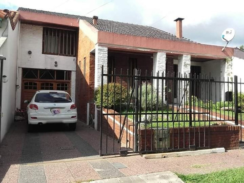 Imagen 2 de 8 de Vendo Hermoso Chalet En Una Excelente Zona De Quilmes!!