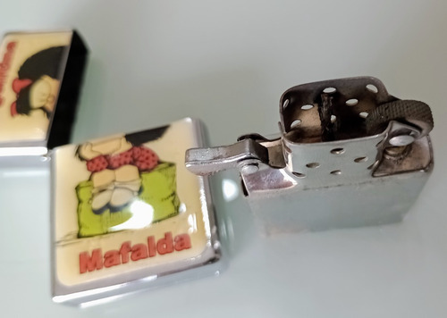 Mafalda Argentina Case Bolsinha E Isqueiro Funcionando (Usado)