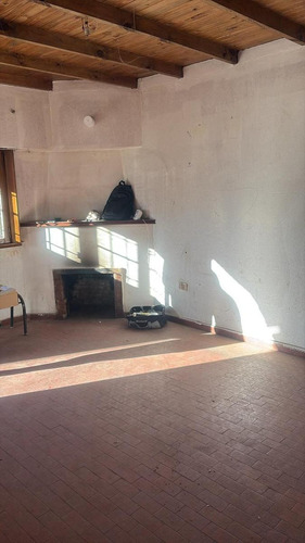 Quinta En Venta, 2 Dormitorios, La Reja, 1500 Metros De Terreno Con Pileta