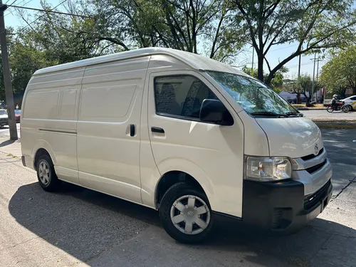Toyota Hiace Panel Super Larga