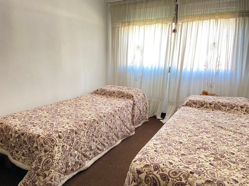 Venta Casa 4 Ambientes Doble Lote Castelar Centro