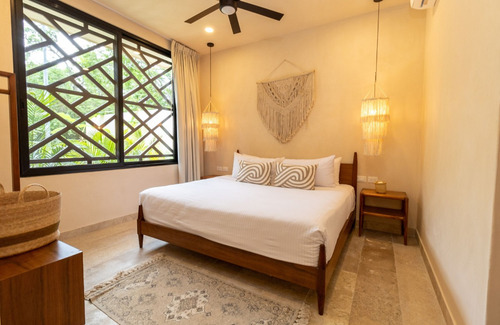 Villa De 4 Recamaras, Alberca Privada, Acabados De Lujo, Cuarto En Planta Baja, Pre-construccion En Venta Aldea Zama, Tulum.