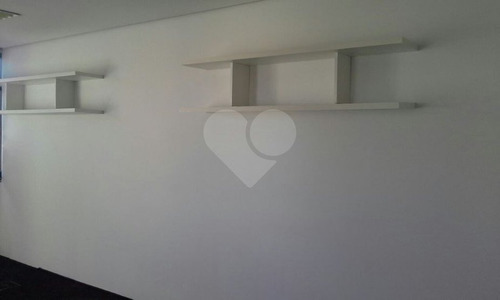Conjunto Com 70m² De Área Útil, Com 2 Wcs Masculino E Feminino, Copa E Vagas Na Garagem - 353-im121730