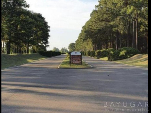 Venta - Lote Central Con Vista Al Golf En Pinares Country Club