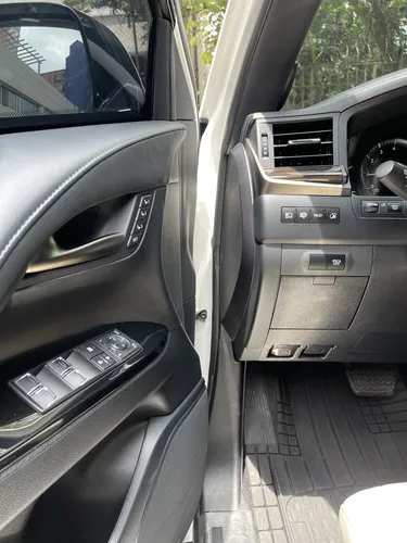 Lexus LX 5.7 570