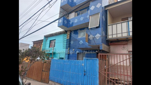 Casa En Arriendo De 15 Dorm. En Antofagasta