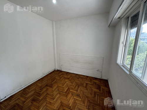 Venta Av Rivadavia Al 8800 2 Ambs Con Balcón !