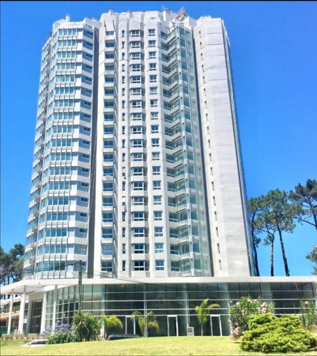 Imagen 2 de 14 de Alquilo Punta Del Este 1 Dormitorio Piscina Exterior E Interior Climatizada,,garage,aire,wifi,microcine,gym,servicios