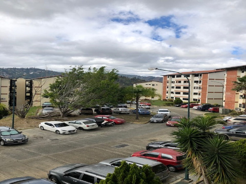 Imagen 25 de 27 de En Venta Amplio Apartamento Ubicado En La Urbanización Bosque Valle (subiendo Tazón) Una De Las Urbanizaciones Más Seguras De Caracas