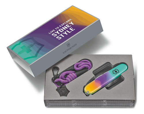Cortapluma Victorinox Companion Estilo Ciudades + Cordon. Color Sydney Style
