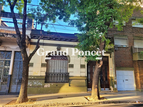 2 Phs En Block De 11 Ambientes, 2 Patios Y Jardin