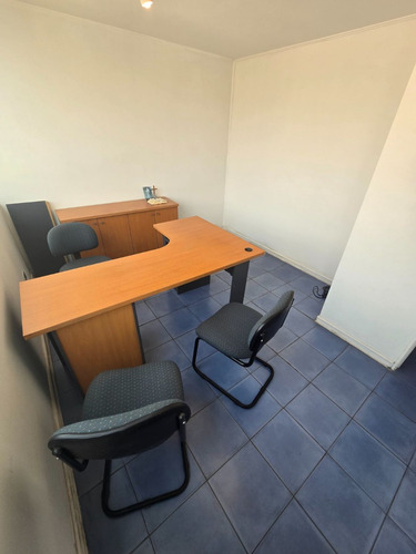 Arriendo Oficina Con Excelente Ubicación Y Conectividad. Gen